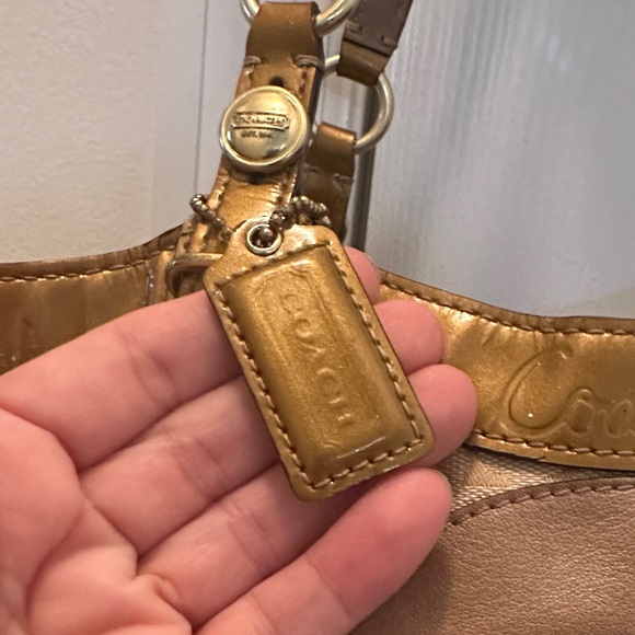 Coach Vintage Carly Patchwork Shoulder Bag - Picture 11 of 17